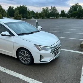 Hyundai Elantra 2020