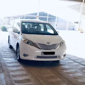 Toyota Sienna 2012