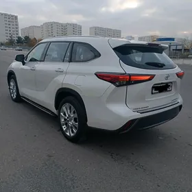 Toyota Highlander 2021