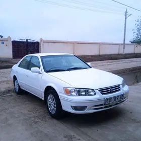 Toyota Camry 2001