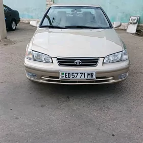 Toyota Camry 2000