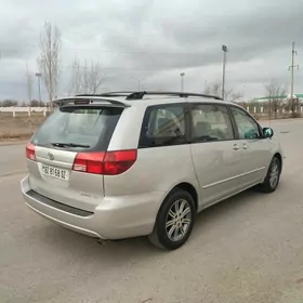 Toyota Sienna 2005