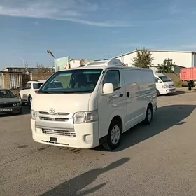 Toyota Hiace 2018