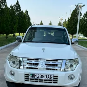 Mitsubishi Pajero 2013