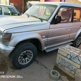 Mitsubishi Pajero 1993