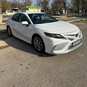 Toyota Camry 2022