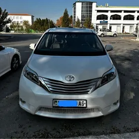 Toyota Sienna 2016