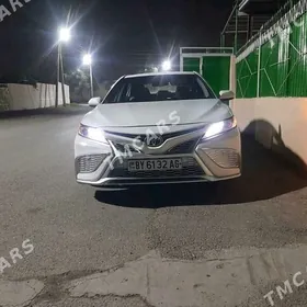 Toyota Camry 2021