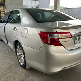 Toyota Camry 2013