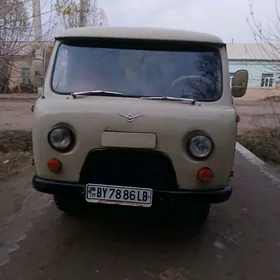 UAZ 452 1980