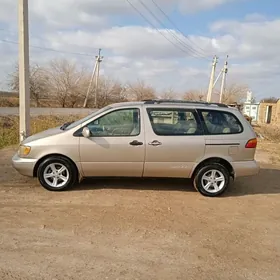 Toyota Sienna 2001