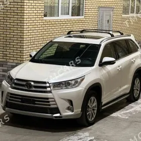 Toyota Highlander 2019