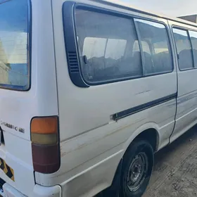 Toyota Hiace 2005