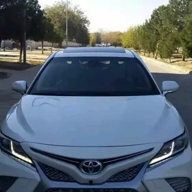 Toyota Camry 2018