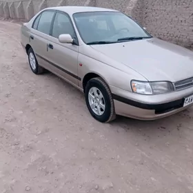 Toyota Carina 1995