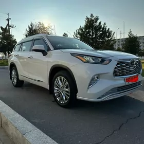 Toyota Highlander 2020