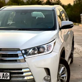 Toyota Highlander 2018