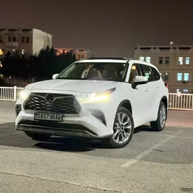 Toyota Highlander 2022