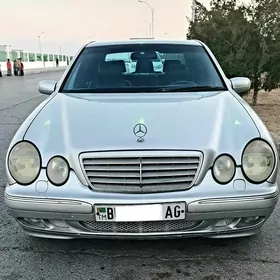 Mercedes-Benz E320 2001