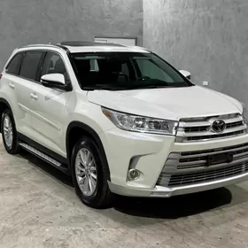 Toyota Highlander 2019