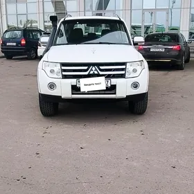 Mitsubishi Pajero 2008