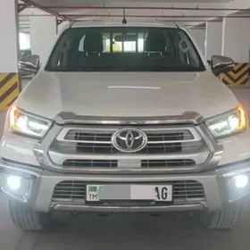 Toyota Hilux 2021