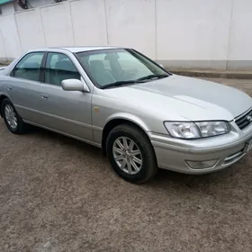 Toyota Camry 2000