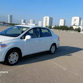 Nissan Versa 2010