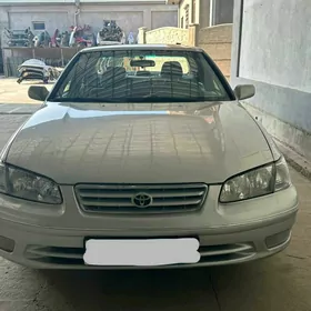 Toyota Camry 2001