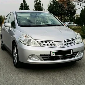 Nissan Tiida 2009