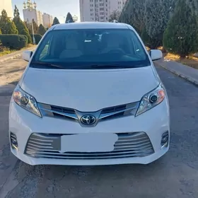 Toyota Sienna 2020