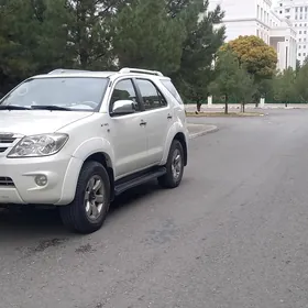 Toyota Fortuner 2007