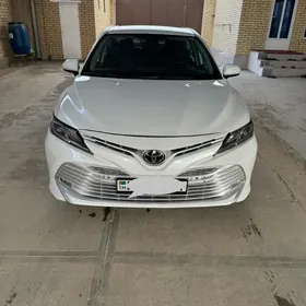 Toyota Camry 2020