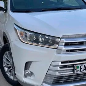 Toyota Highlander 2018