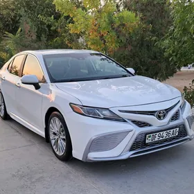 Toyota Camry 2019