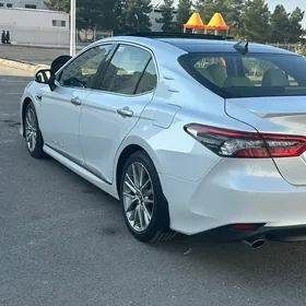 Toyota Camry 2021