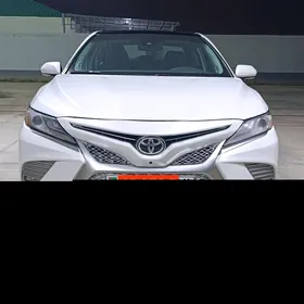 Toyota Camry 2018