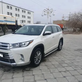 Toyota Highlander 2017