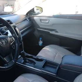 Toyota Camry 2015