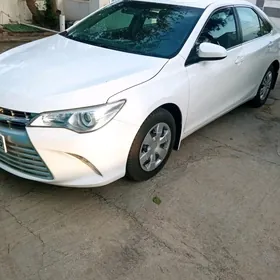 Toyota Camry 2017