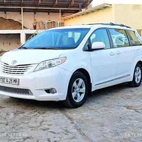 Toyota Sienna 2011