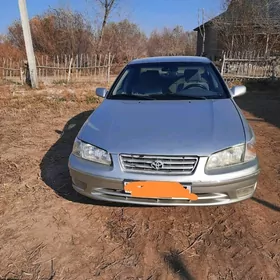 Toyota Camry 2000