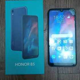 honor 8s