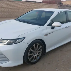 Toyota Camry 2019