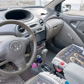 Toyota Echo 2004