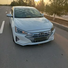 Hyundai Elantra 2019