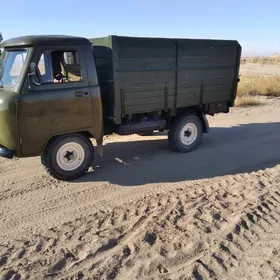 UAZ 452 1981