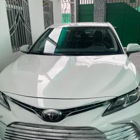 Toyota Camry 2020