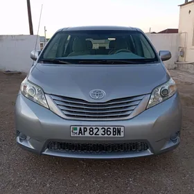 Toyota Sienna 2011