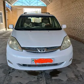 Toyota Sienna 2004